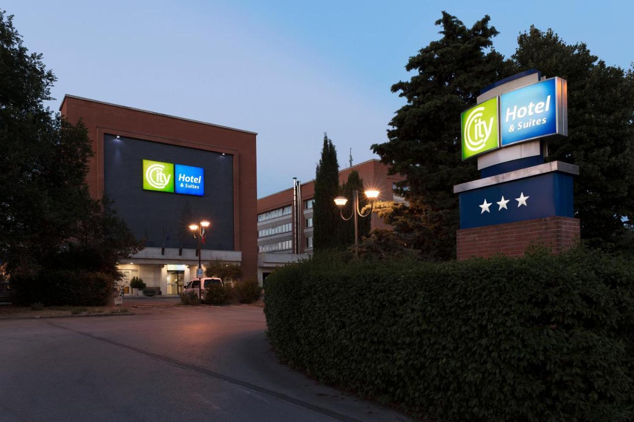 City Hotel & Suites Foligno Exteriör bild